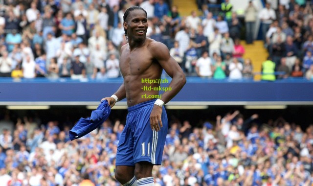 曼联新援梦剧场首秀，库尼亚、姆伯莫与莱昂点燃球迷热情