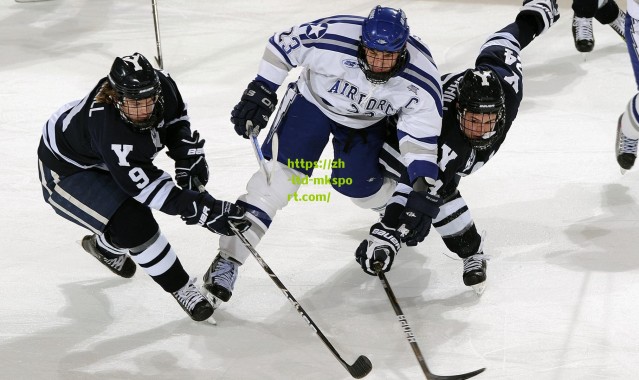 热刺赛季梦碎，欧冠资格争夺再陷危机，战术短板暴露无遗