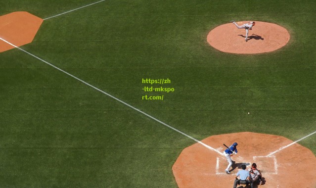 联赛杯，哈弗茨破门后伤退，切尔西2-0轻取热刺，晋级之路再进一步